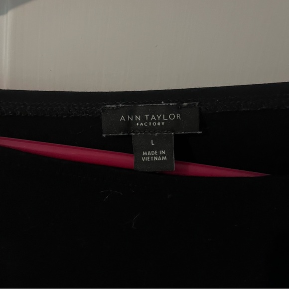 Ann Taylor black blouse L - Picture 3 of 6
